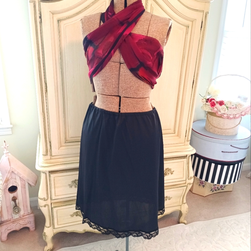 RESELLER'S VINTAGE NYLON HALF SLIP BUNDLE! ALL FIVE INCLUDING 3 VANITY FAIRS!